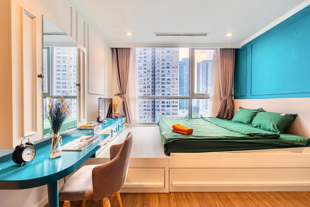 הו צ'י מין סיטי Moxy Hcmc Aparts - Vinhomes Central Park, Ice Rink מראה חיצוני תמונה