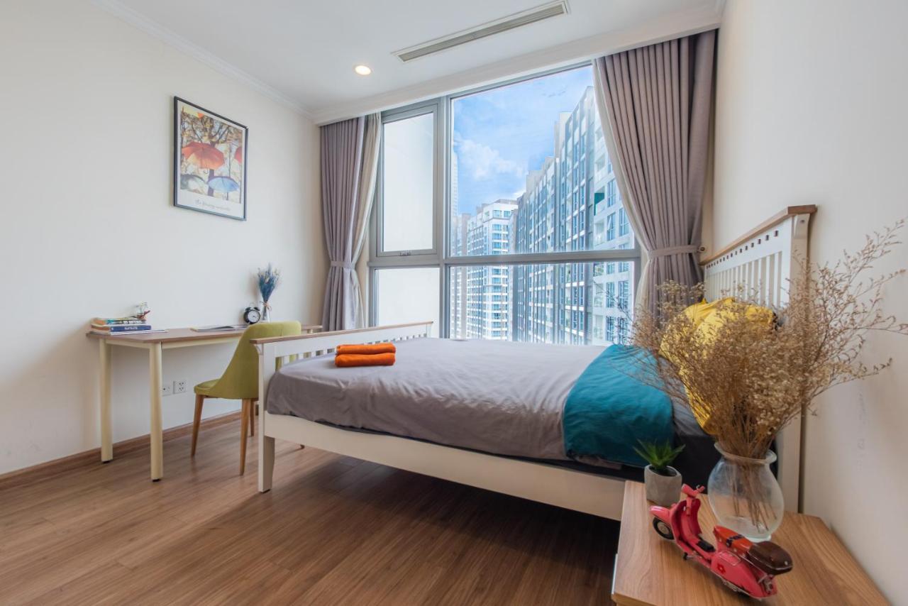 הו צ'י מין סיטי Moxy Hcmc Aparts - Vinhomes Central Park, Ice Rink מראה חיצוני תמונה