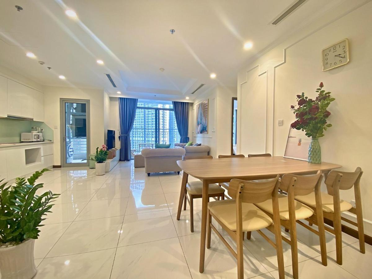 הו צ'י מין סיטי Moxy Hcmc Aparts - Vinhomes Central Park, Ice Rink מראה חיצוני תמונה
