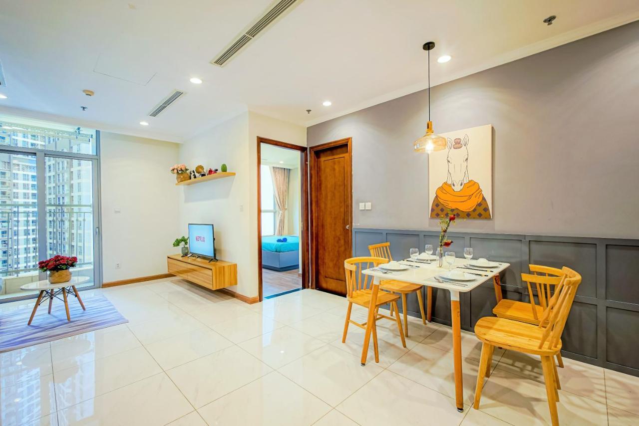 הו צ'י מין סיטי Moxy Hcmc Aparts - Vinhomes Central Park, Ice Rink מראה חיצוני תמונה